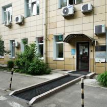Вид входной группы снаружи Административное здание «Энтузиастов ш., 21»